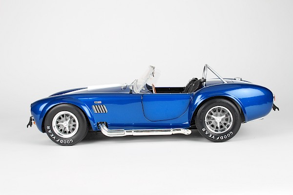 Shelby Cobra side view Thumbnail