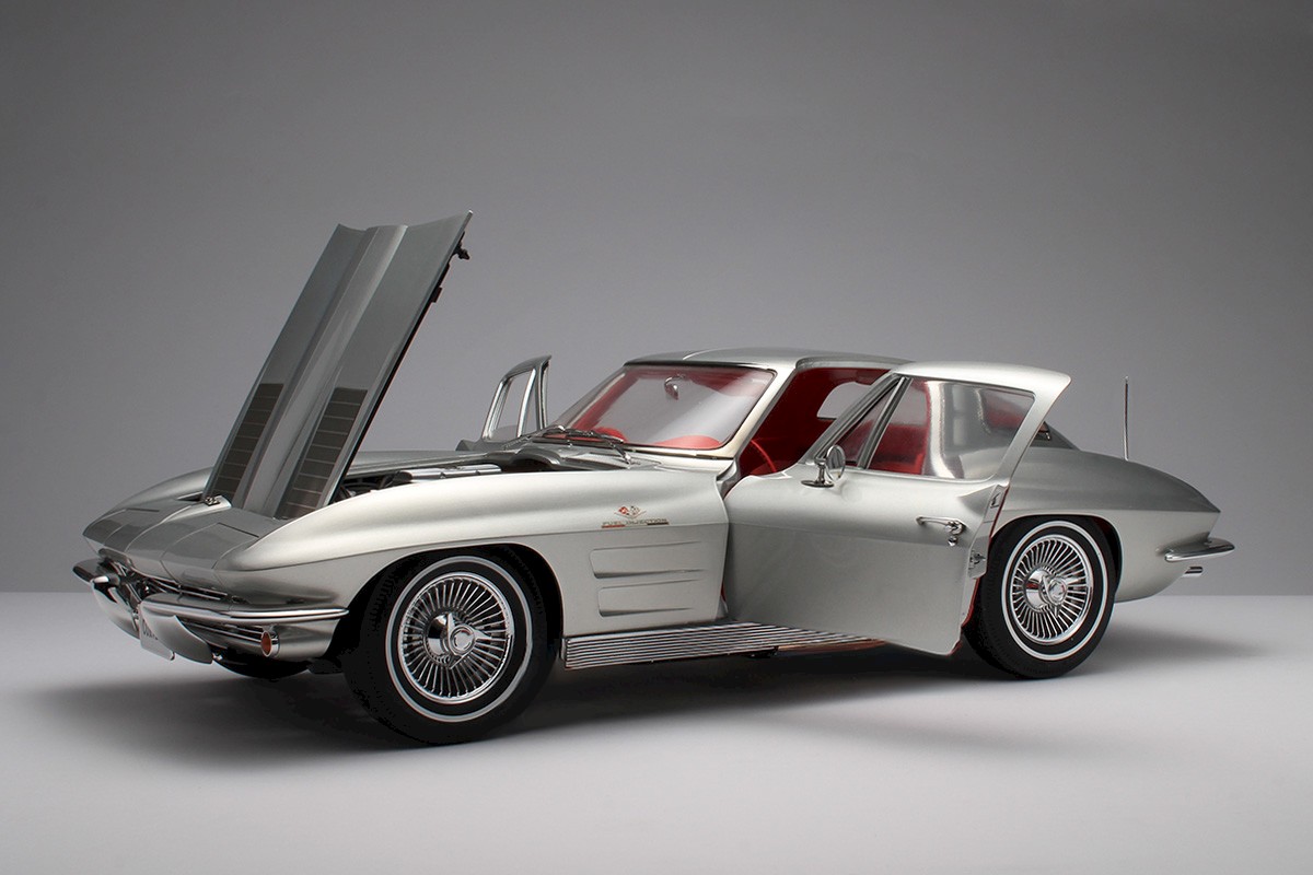 Corvette Sting Ray open doors